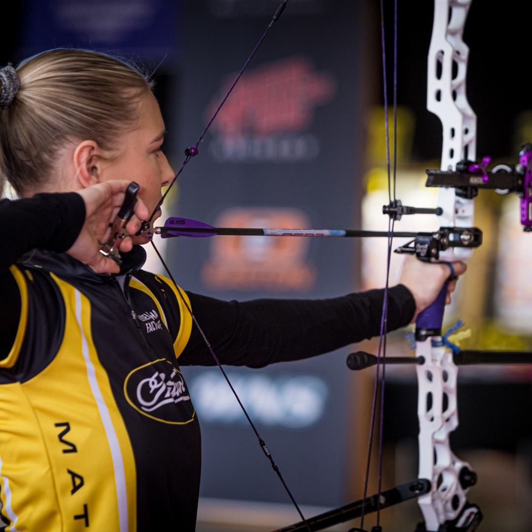 Nimekal Nimes´i vibulaskmise turniiril võitsid eestlased kaks medalit –  Lisell Jäätma võitis kuldmedali ja Robin Jäätma pronksmedali